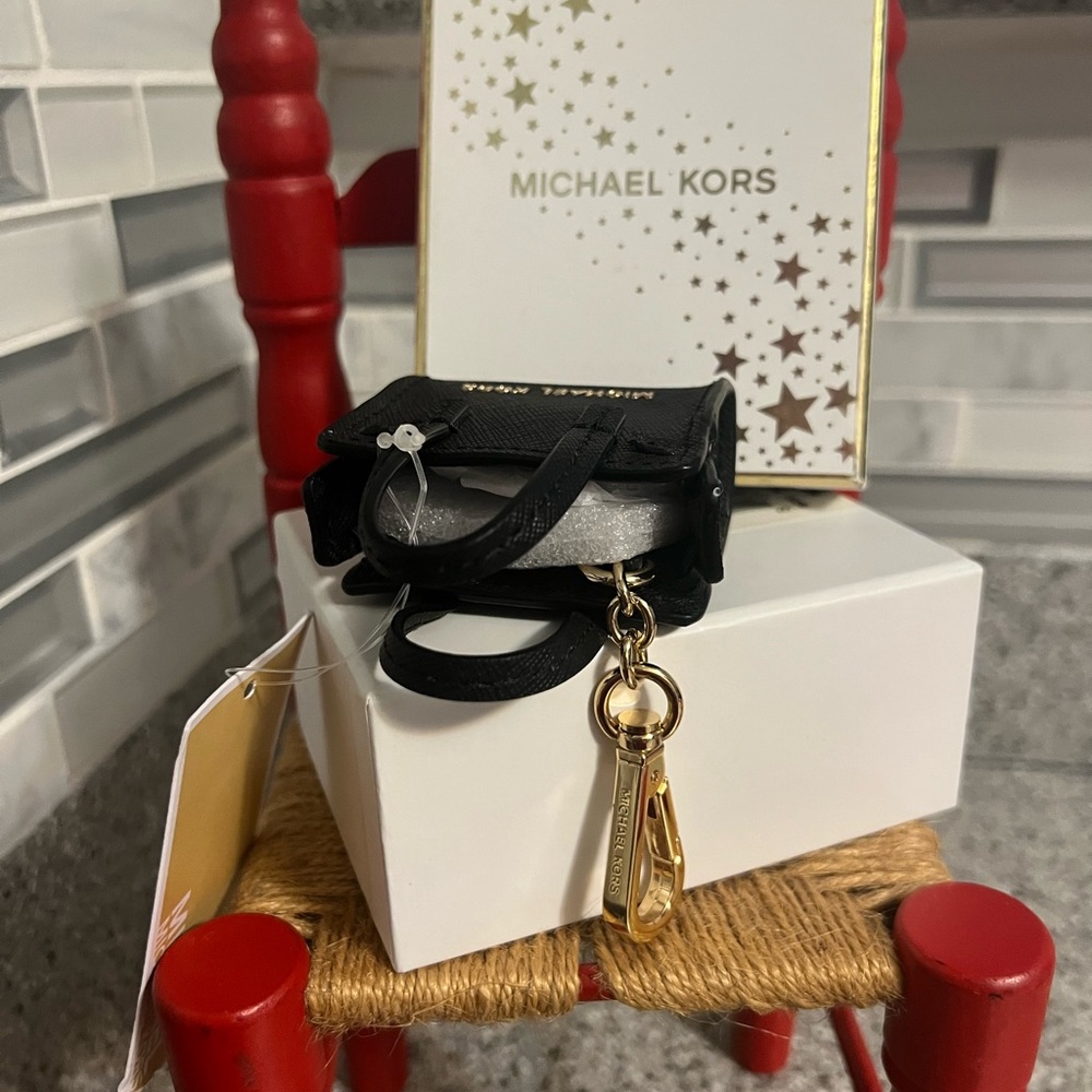 Michael Kors Mini Charm - Picture 7 of 9